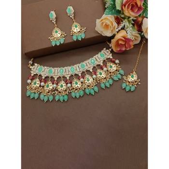 Gold plated traditional kundan pearl choker jewellery set for women 1