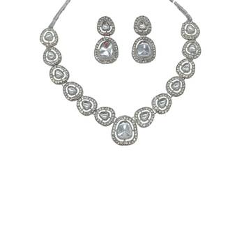Gold-plated kundan-studded jewellery set 2