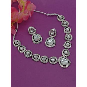 Gold-plated kundan-studded jewellery set 1