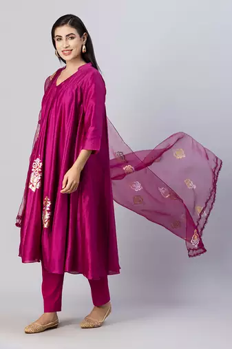 Plum pink free flow anarkali set