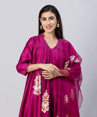 Plum pink free flow anarkali set 4
