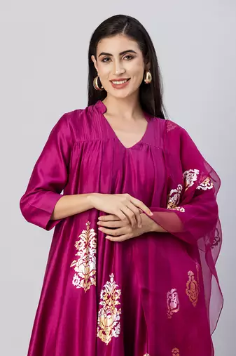 Plum pink free flow anarkali set
