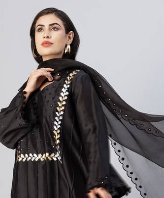 Black straight line kurta set 4
