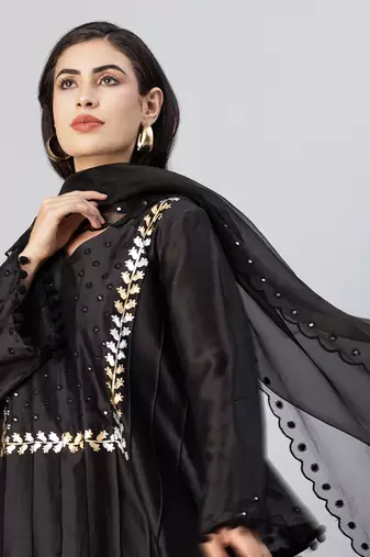 Black straight line kurta set