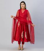 Red sleevless anarkali set