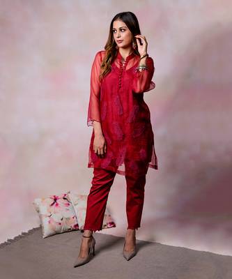 Maroon organza kurta set 1