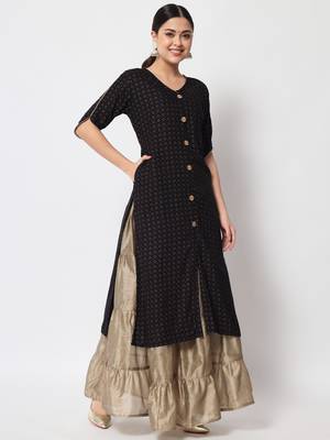 ftDiva Women Printed Frontslit Straight Kurta in Black 1