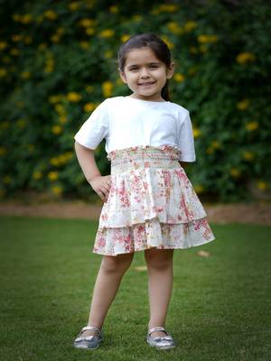 Budding bees pink floral fantasy flare skirt 4