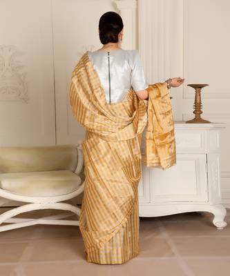 Gold handwoven saree set 3