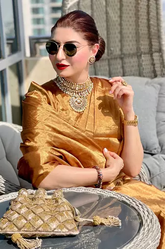 Dark gold zari tissue handwoven saree set