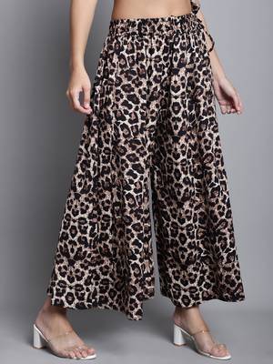 Women Multicolor Printed Crepe Flared Palazzos 4
