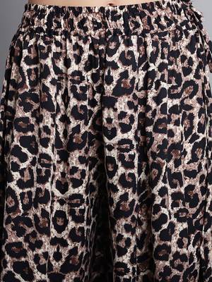 Women Multicolor Printed Crepe Flared Palazzos 6