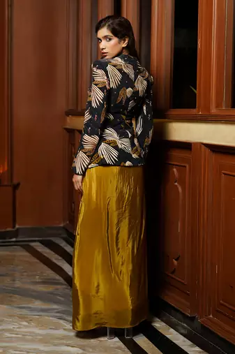 ready to wear black abstract heavy drape saree set