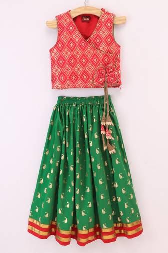 Sleeveless Patola Woven Angarakha Style Choli With Glitter Fish Print Ghagra- Red & Green