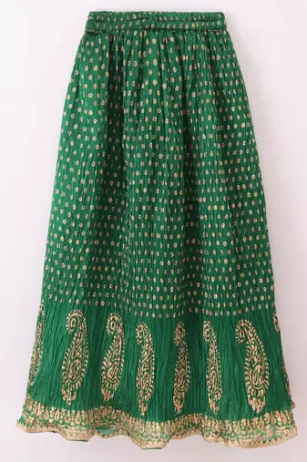 Sleeveless Diamond Design Choli With Paisley Print Crush Detail Ghagra- Red & Green