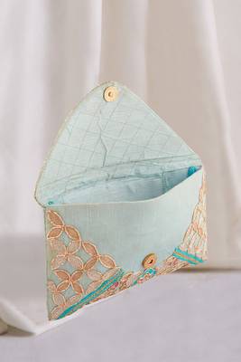 Zari & Sadi Work Clutch 2