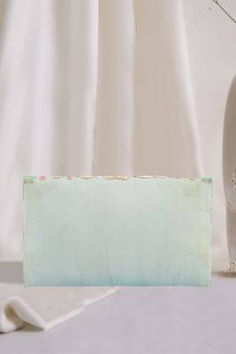 Zari & Sadi Work Clutch 3