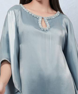 Blue crystal embroidered round kaftan 5