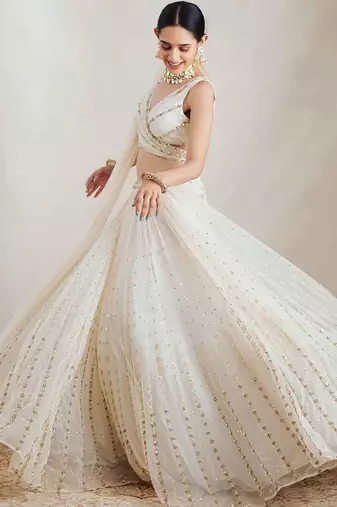 WOMEN'S WOMEN'S OFF-WHITE GEORGETTE SEQUENCE WITH ZARI EMBROIDERED LEHENGA CHOLI