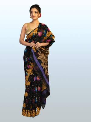 Black jamdani saree with all over flower motifs 1