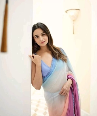 Multi Colour Padding Printed Saree With Blouse Piece. 3