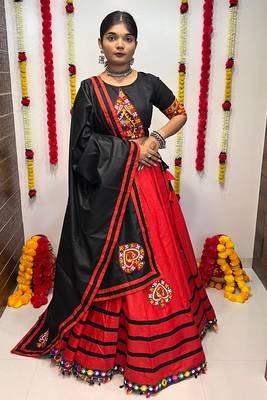 RED COLOR GAMTHI WORK COTTON SEMI-STITCHED NAVRATRI LEHENGA, UN-STITCHED BLOUSE , DUPATTA 1