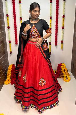 RED COLOR GAMTHI WORK COTTON SEMI-STITCHED NAVRATRI LEHENGA, UN-STITCHED BLOUSE , DUPATTA 2