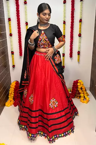 RED COLOR GAMTHI WORK COTTON SEMI-STITCHED NAVRATRI LEHENGA, UN-STITCHED BLOUSE , DUPATTA