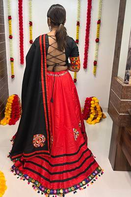 RED COLOR GAMTHI WORK COTTON SEMI-STITCHED NAVRATRI LEHENGA, UN-STITCHED BLOUSE , DUPATTA 3