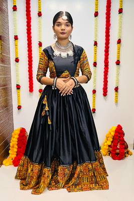 BLACK COLOR SILK PRINTED COTTON STITCHED NAVRATRI LEHENGA, UN-STITCHED BLOUSE , DUPATTA 3