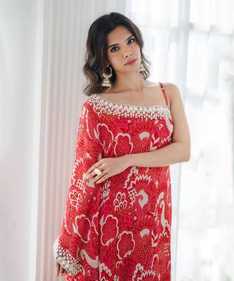Red abstract printed one shoulder kaftaan set 4