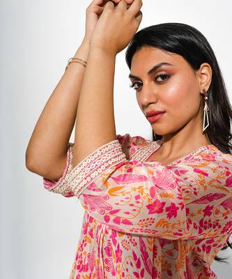 Pink floral printed asymmetric hemline kurta set 4
