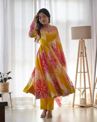 Pure Soft Organza Silk Fabric Fully Flair Kali Pattern And Canvas Patta With Pocket Pant And Dupatta 2
