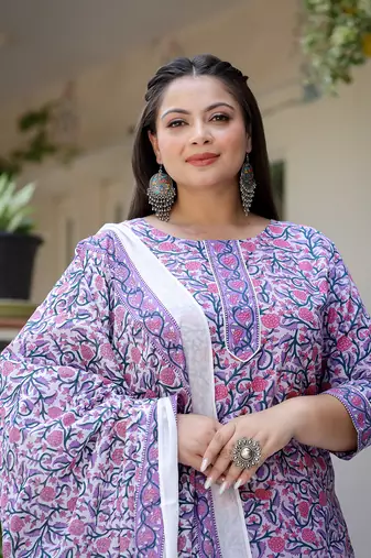  lavender & white ethnic motifs printed plus size kurta with trousers & dupatta