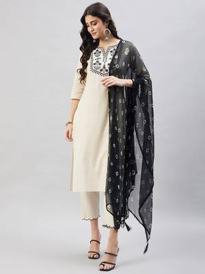Winered woman off-white embroidered kurta set with chiffon dupatta 1