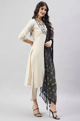 Winered woman off-white embroidered kurta set with chiffon dupatta