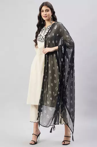 Winered woman off-white embroidered kurta set with chiffon dupatta