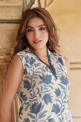 women blue floral straight kurta pant set