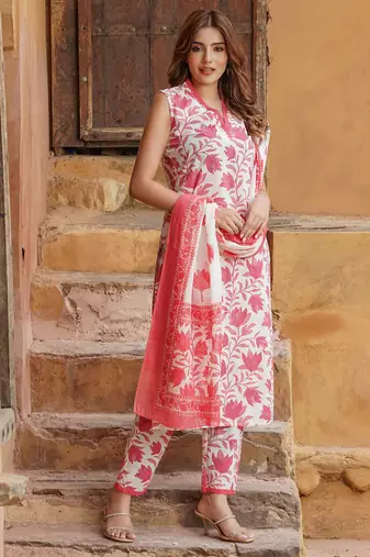 women red floral straight kurta pant and dupatta set