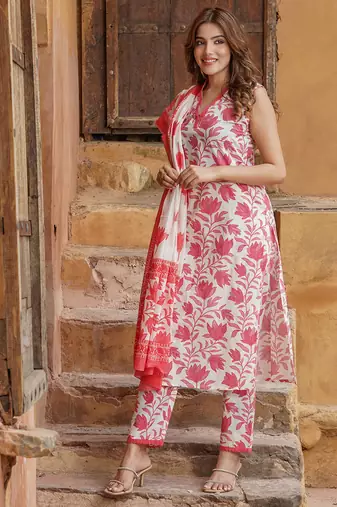 women red floral straight kurta pant and dupatta set