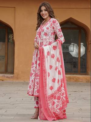 women red floral anarkali kurta pant and dupatta set 3