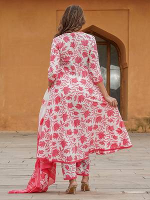 women red floral anarkali kurta pant and dupatta set 5