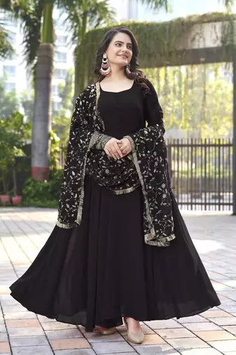 Black Georgette Golden Threadwork Salwar Suit