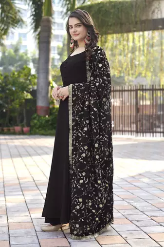 Black Georgette Golden Threadwork Salwar Suit