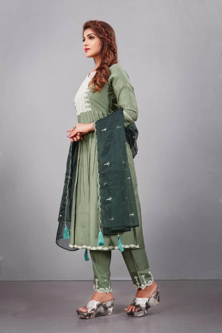 Salwar Suit Embroidered With Digital Print Dupatta And Trim Embroidery On Pant