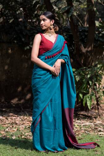 Suta Blue Cotton Blend Solid Saree Without Blouse