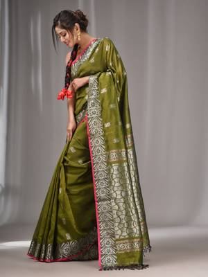 Sap Green Silk Matka Handwoven Saree With Texture Border 3