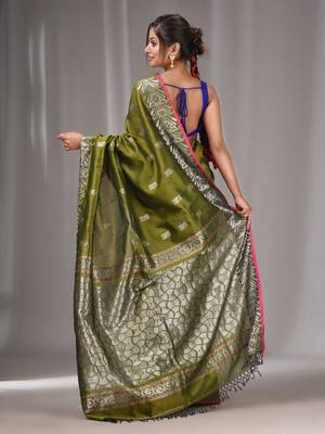 Sap Green Silk Matka Handwoven Saree With Texture Border 4