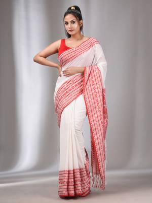 White Cotton Handwoven Soft Saree With Nakshi Designs 1