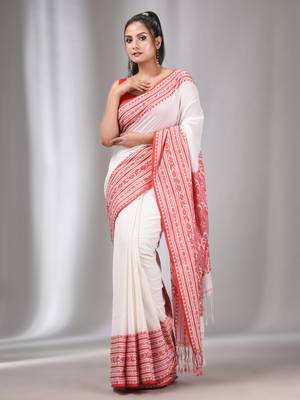 White Cotton Handwoven Soft Saree With Nakshi Designs 2